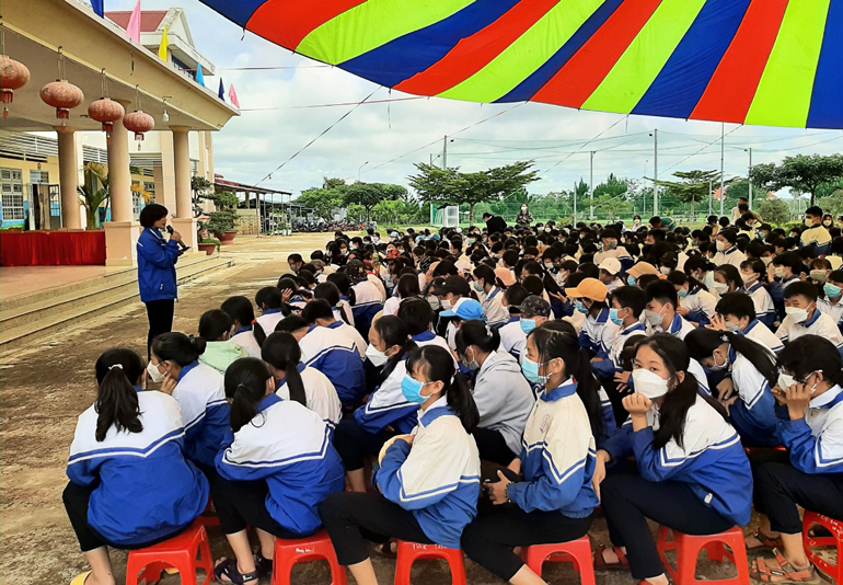 Di Linh:  Hơn 300 học sinh được trang bị kiến thức pháp luật và kỹ năng thực hành xã hội