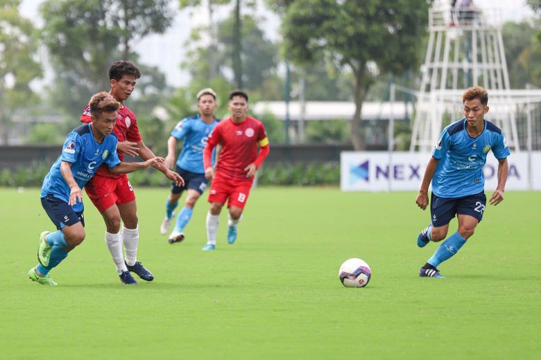 Một trận đấu của Lâm Đồng (áo xanh) tại Giải hạng Nhì Quốc gia 2022