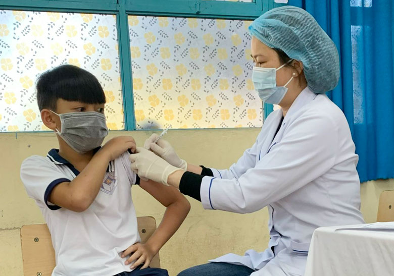 Lâm Đồng tổ chức tiêm mũi 3 vắc xin phòng Covid-19 cho trẻ em từ 12 đến 17 tuổi
