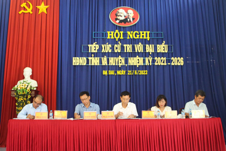 Đại biểu HĐND tỉnh, HĐND huyện Đạ Huoai tiếp xúc cử tri tại xã Đạ Oai