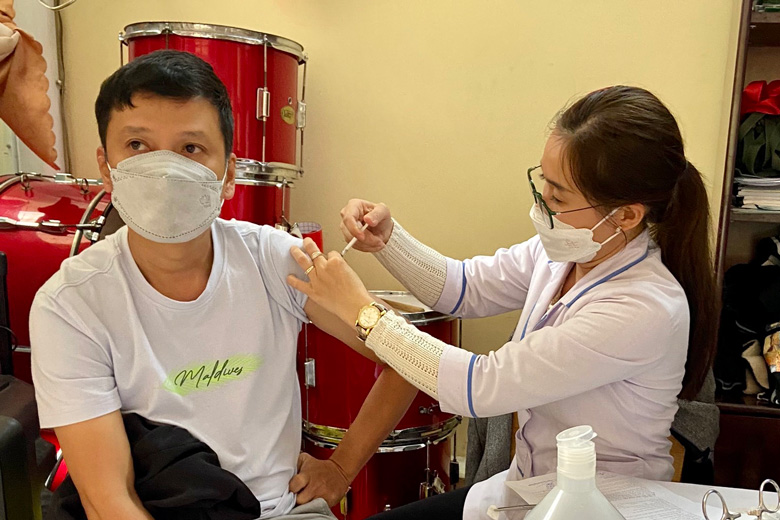 Các đội tiêm lưu động tiêm vắc xin phòng Covid-19 tại TP Đà Lạt