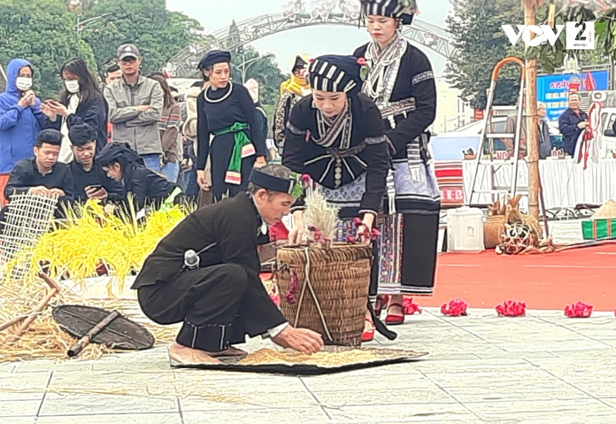 Tái hiện lễ "mừng cơm mới" của đồng bào dân tộc Lự ở bản Hon, huyện Tam Đường, tỉnh Lai Châu