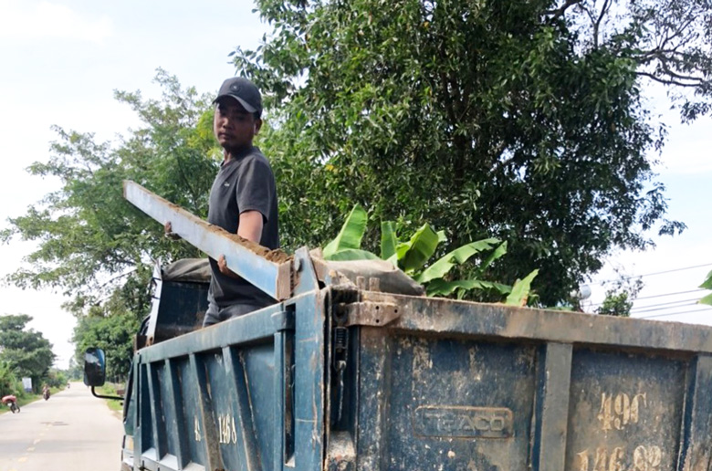 Người dân tự nguyện tháo dỡ thùng xe cơi nới sai quy định của pháp luật